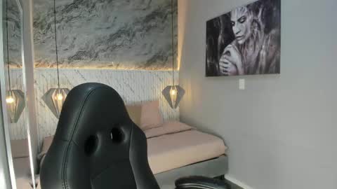 Esmeralda online show from 25, 4, 2026