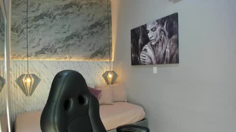 Esmeralda online show from 27, 4, 2026