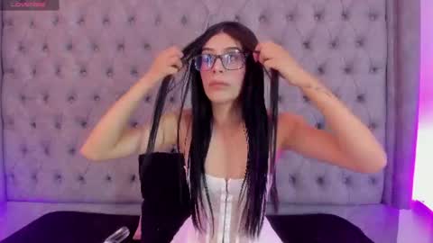 Esmeralda  Belles online show from 25, 7, 2026