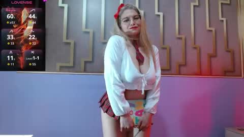 Snapshot of esmeralda_oikos chatting on 27, 5, 2026 Esmeralda .INDEPENDENT MODEL online Monday to Saturday 3 pm Chicago online show from 27, 5, 2026
