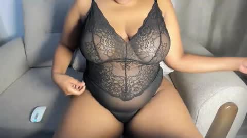 Esme online show from 4, 10, 2025