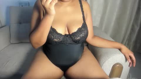 Esme online show from 9, 10, 2025