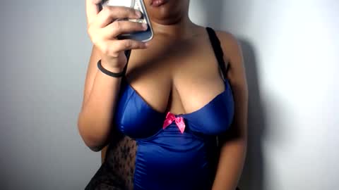 Snapshot of esmeray_ chatting on 23, 5, 2026 Esme online show from 23, 5, 2026
