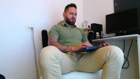 esteban online show from 22, 4, 2026