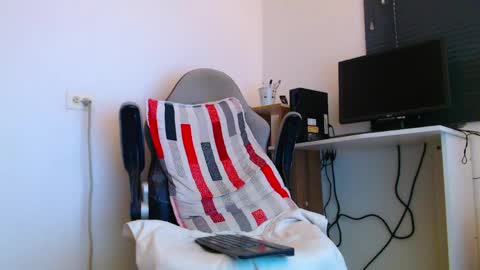 esteban online show from 24, 4, 2026