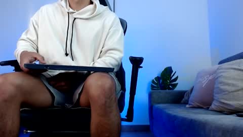 ESTEBAN online show from 20, 4, 2026