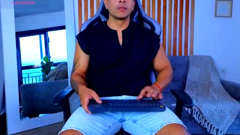 Snapshot of esteban_de_louise chatting on 16, 5, 2026 ESTEBAN online show from 16, 5, 2026