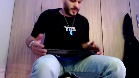 Esteban Fernandez online show from 18, 1, 2025