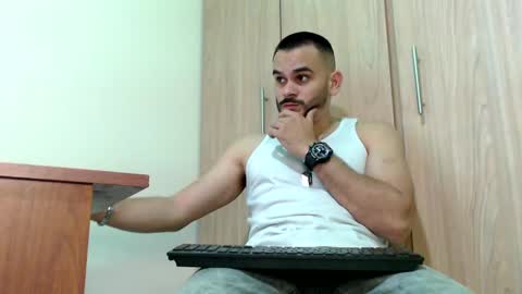 Esteban Fernandez online show from 8, 2, 2025