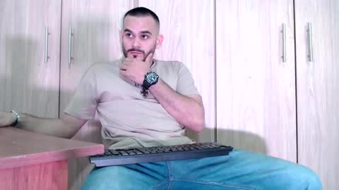 Esteban Fernandez online show from 28, 2, 2025