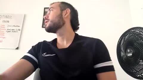 Snapshot of esteban_star chatting on 28, 11, 2025 Esteban Reyes independent model online show from 28, 11, 2025