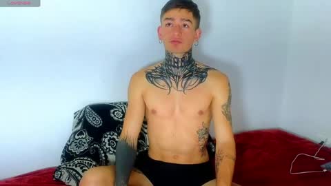 Esteban independent model online show from 25, 4, 2026