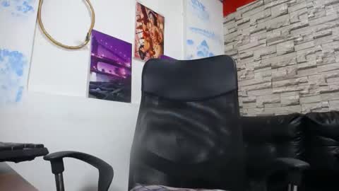 Snapshot of estefani_robles chatting on 12, 1, 2026 estefani robles online show from 12, 1, 2026