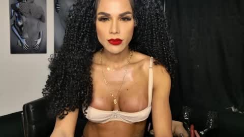 estefania1812 online show from 15, 4, 2026