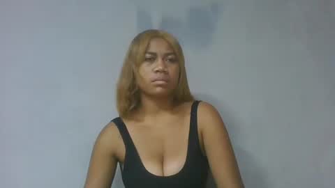 Snapshot of estelah796836 chatting on 19, 5, 2026 estelah796836 online show from 19, 5, 2026