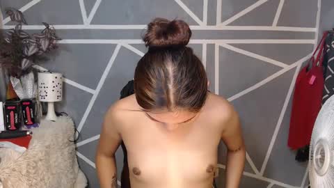 Snapshot of estherlust chatting on 2, 1, 2025 IRIS online show from 2, 1, 2025