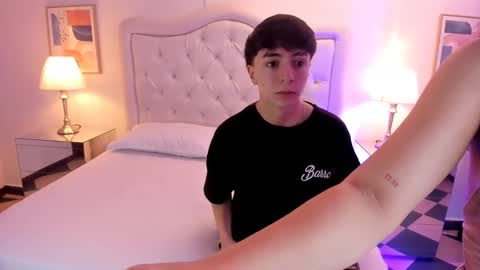 Snapshot of ethan_and_ava chatting on 17, 1, 2025 ethan and ava online show from 17, 1, 2025