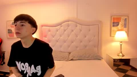 Snapshot of ethan_and_ava chatting on 19, 1, 2025 ethan and ava online show from 19, 1, 2025