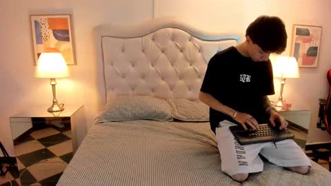 Snapshot of ethan_and_ava chatting on 27, 1, 2025 ethan and ava online show from 27, 1, 2025