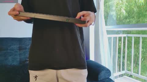 Snapshot of ethan_and_ava chatting on 7, 11, 2025 ethan and ava online show from 7, 11, 2025