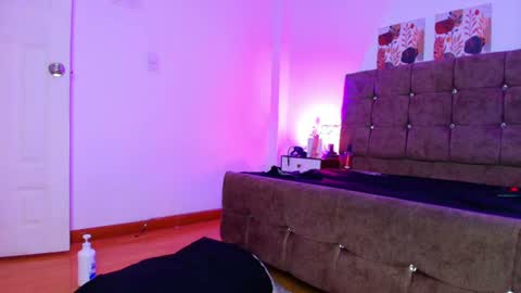 ethan  online show from 18, 6, 2026