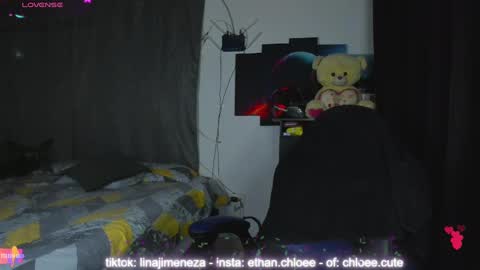  Chloe  Ethan  online show from 12, 1, 2025