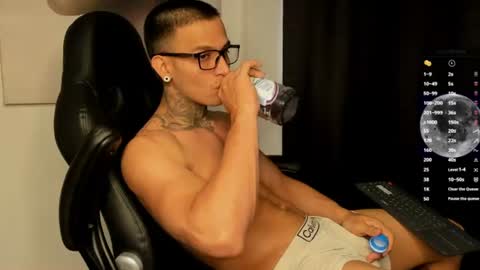 Ethan - Independent model online show from 15, 6, 2026