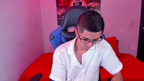 Snapshot of ethan_sai01 chatting on 12, 11, 2025 ETHAN SAI online show from 12, 11, 2025