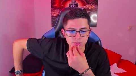 Snapshot of ethan_sai01 chatting on 14, 11, 2025 ETHAN SAI online show from 14, 11, 2025