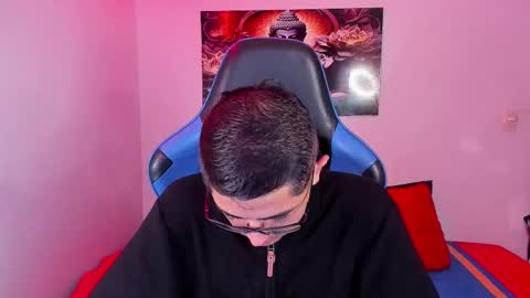 Snapshot of ethan_sai01 chatting on 25, 11, 2025 ETHAN SAI online show from 25, 11, 2025