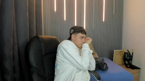 Snapshot of ethanx18 chatting on 25, 5, 2026 ethanx18 online show from 25, 5, 2026