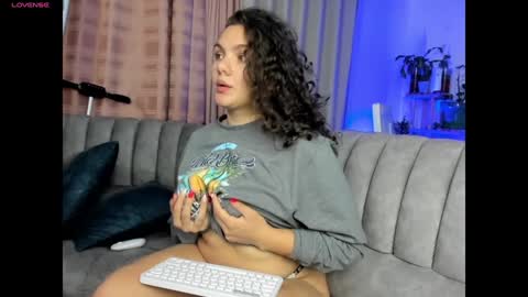 E Y EO online show from 6, 1, 2025