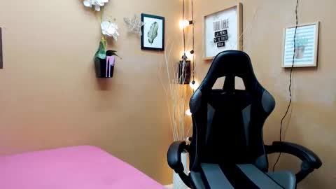 eva_love49 online show from 5, 11, 2025