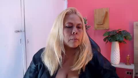 eva_love49 online show from 10, 7, 2026