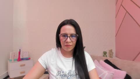 Eva  online show from 23, 4, 2026