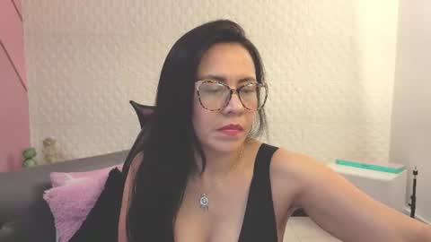Eva  online show from 13, 6, 2026