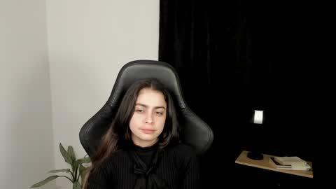 Snapshot of eva_monn chatting on 7, 1, 2025 eva_monn online show from 7, 1, 2025