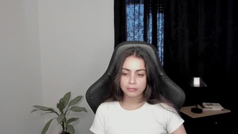 Snapshot of eva_monn chatting on 16, 1, 2025 eva_monn online show from 16, 1, 2025