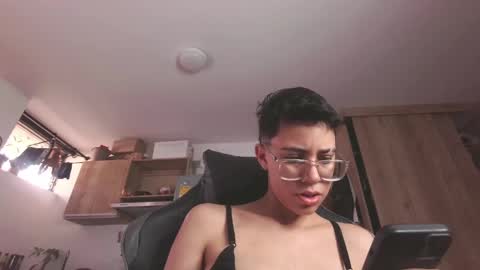 Eva cute online show from 5, 5, 2026