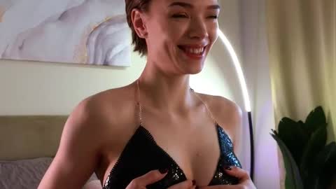 Snapshot of eva_natsumi chatting on 24, 2, 2025 Eva online show from 24, 2, 2025