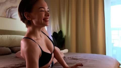 Snapshot of eva_natsumi chatting on 10, 3, 2025 Eva online show from 10, 3, 2025