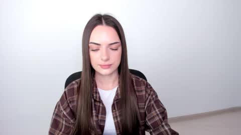 Snapshot of eva_rossee_ chatting on 4, 3, 2025 Eva online show from 4, 3, 2025