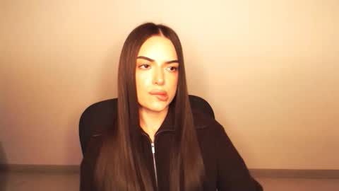 Snapshot of eva_rossee_ chatting on 15, 10, 2025 Eva online show from 15, 10, 2025