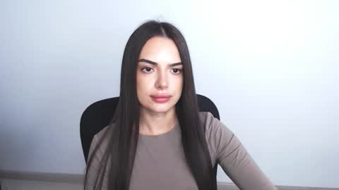 Snapshot of eva_rossee_ chatting on 18, 11, 2025 Eva online show from 18, 11, 2025