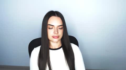 Snapshot of eva_rossee_ chatting on 22, 11, 2025 Eva online show from 22, 11, 2025