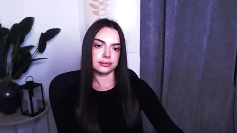 Snapshot of eva_rossee_ chatting on 4, 12, 2025 Eva online show from 4, 12, 2025
