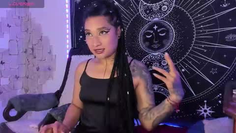 Snapshot of eva_sanderslee chatting on 5, 11, 2025 Eva online show from 5, 11, 2025