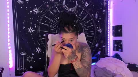 Snapshot of eva_sanderslee chatting on 25, 11, 2025 Eva online show from 25, 11, 2025