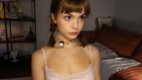 Snapshot of eva_zill_blossom chatting on 20, 10, 2025 Hello my name is Eva its my first day here online show from 20, 10, 2025