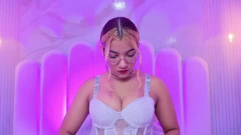 evaa_honey online show from 25, 5, 2026